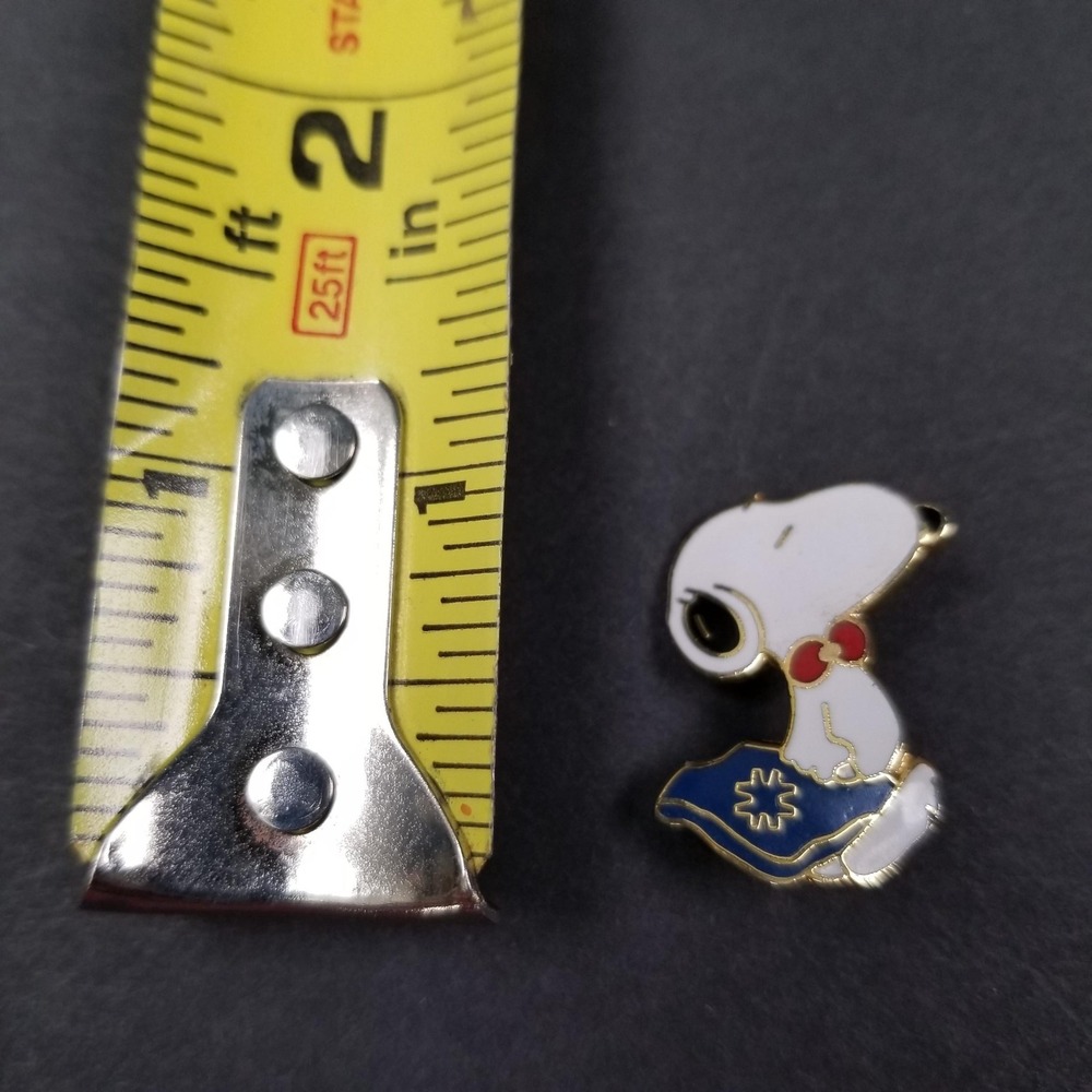 Vintage Snoopy Enamel Pin Peanuts 1958 United Feature Syndicate Bow Tie Why Me - Picture 5 of 5